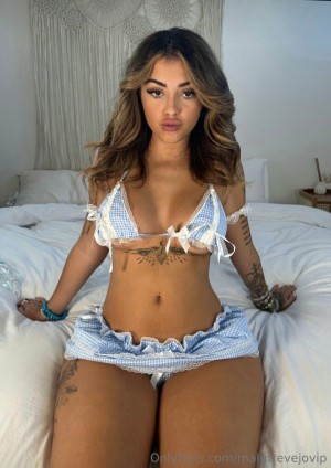 Malu Trevejo Photo #718