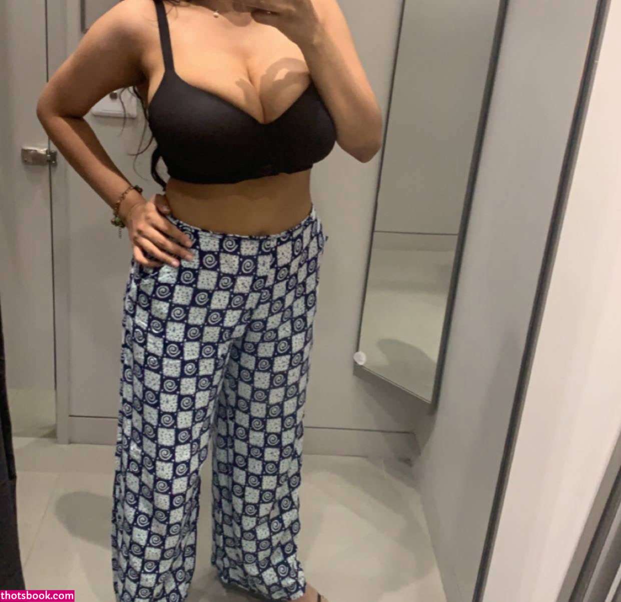 Desi Aurora Photo #7