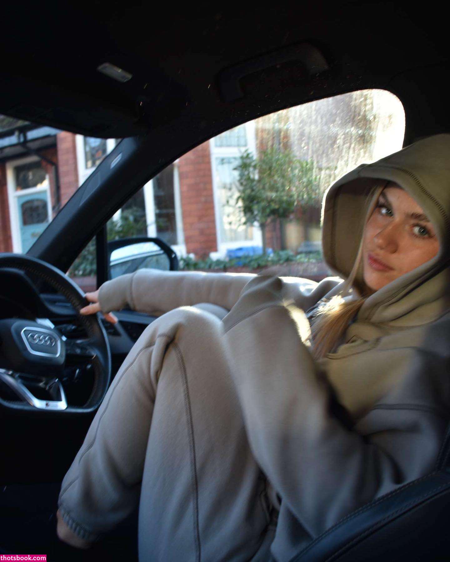 Gabriella Davies Photo #37