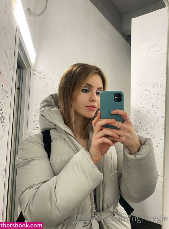 Right Regie Photo #49