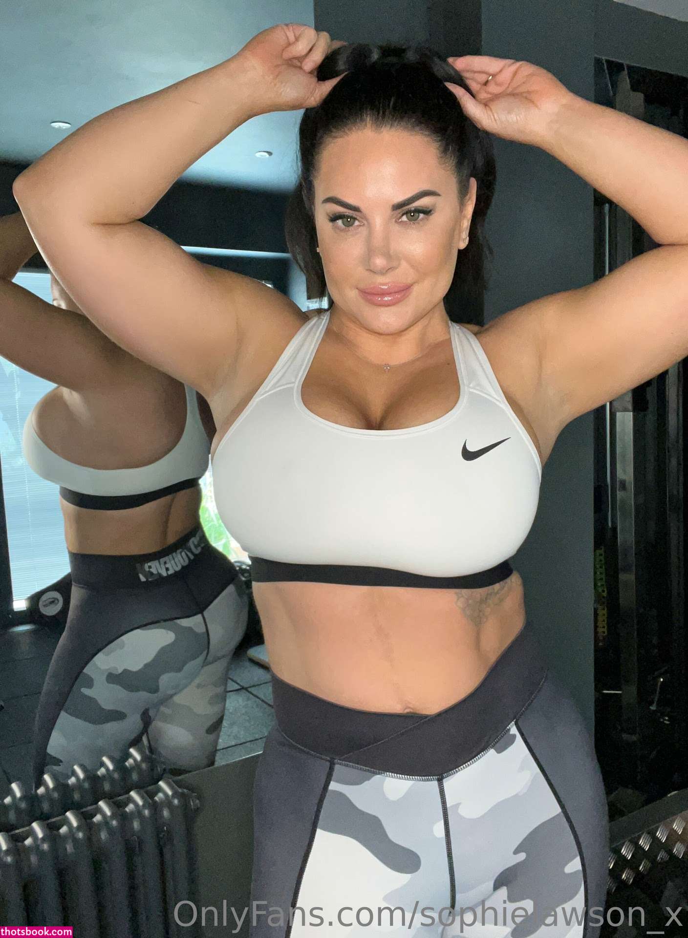 Sophie Lawson Photo #89