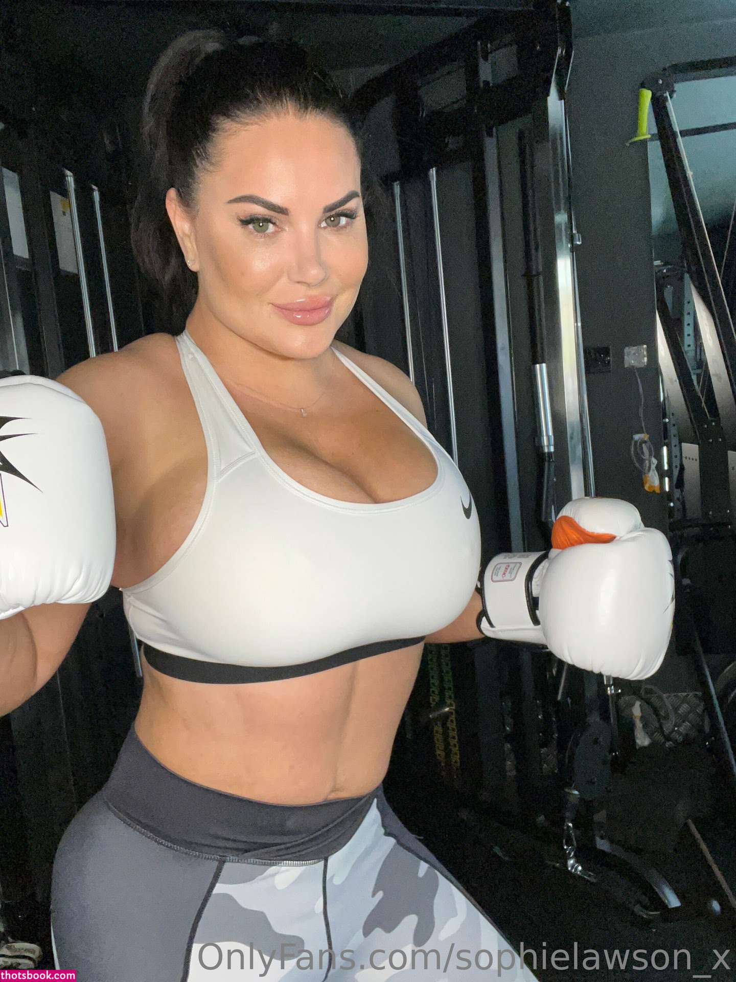 Sophie Lawson Photo #90