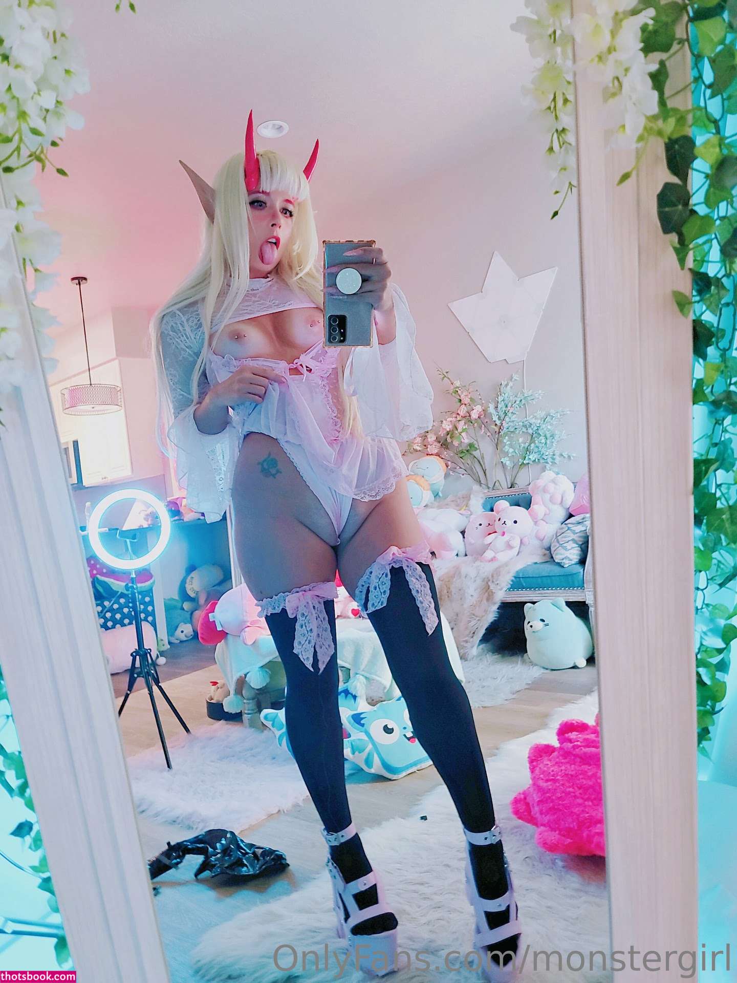 Monstergirl Photo #189