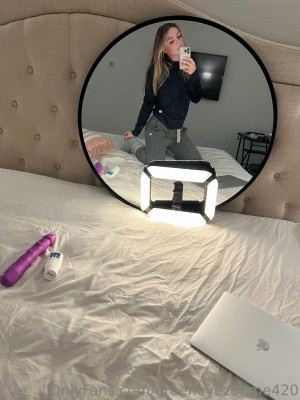 Greeneyezonme Photo #45