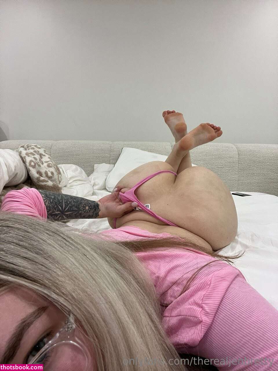 Jen Brett Photo #410