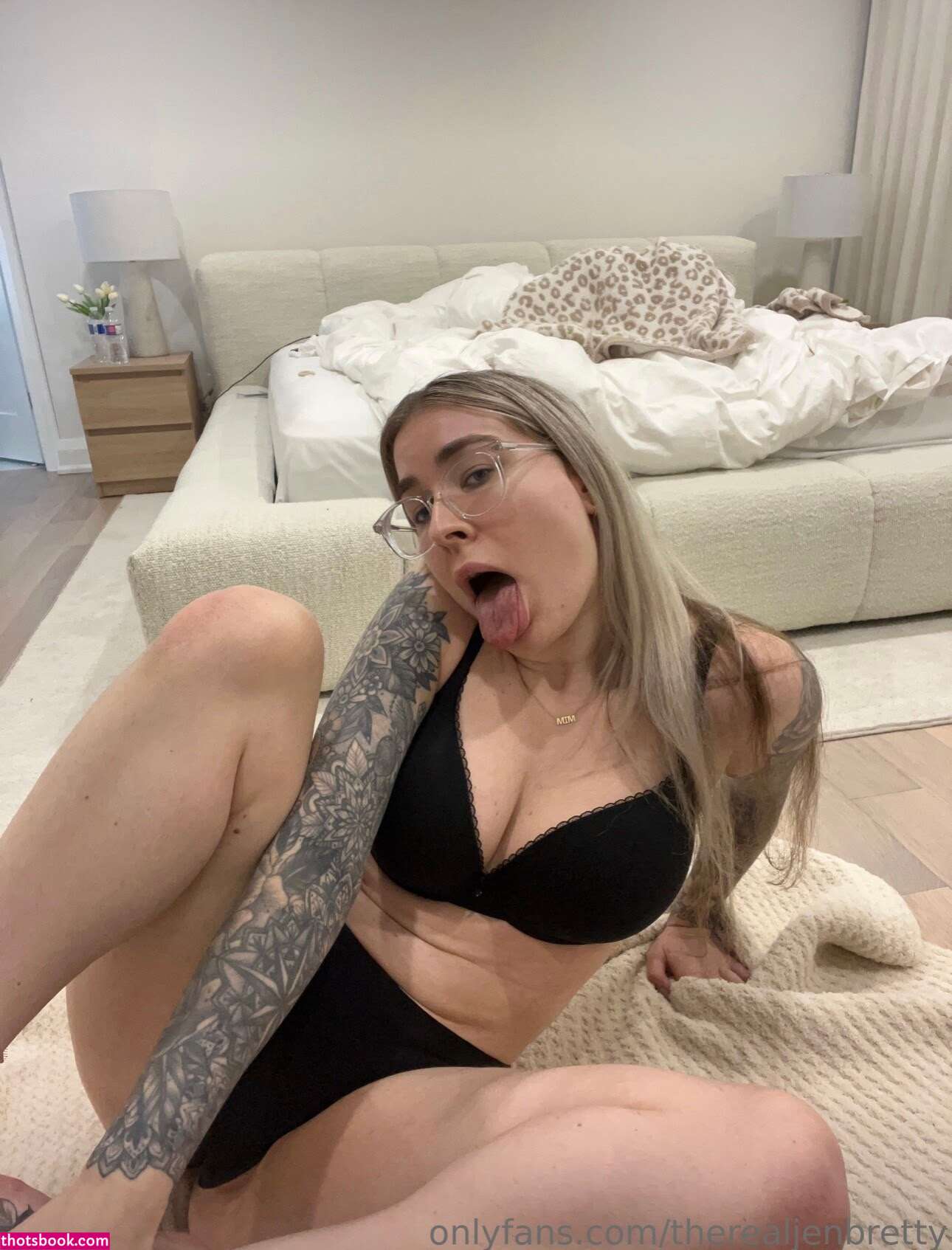 Jen Brett Photo #413