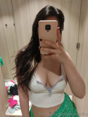 Nyks Niks Photo #119