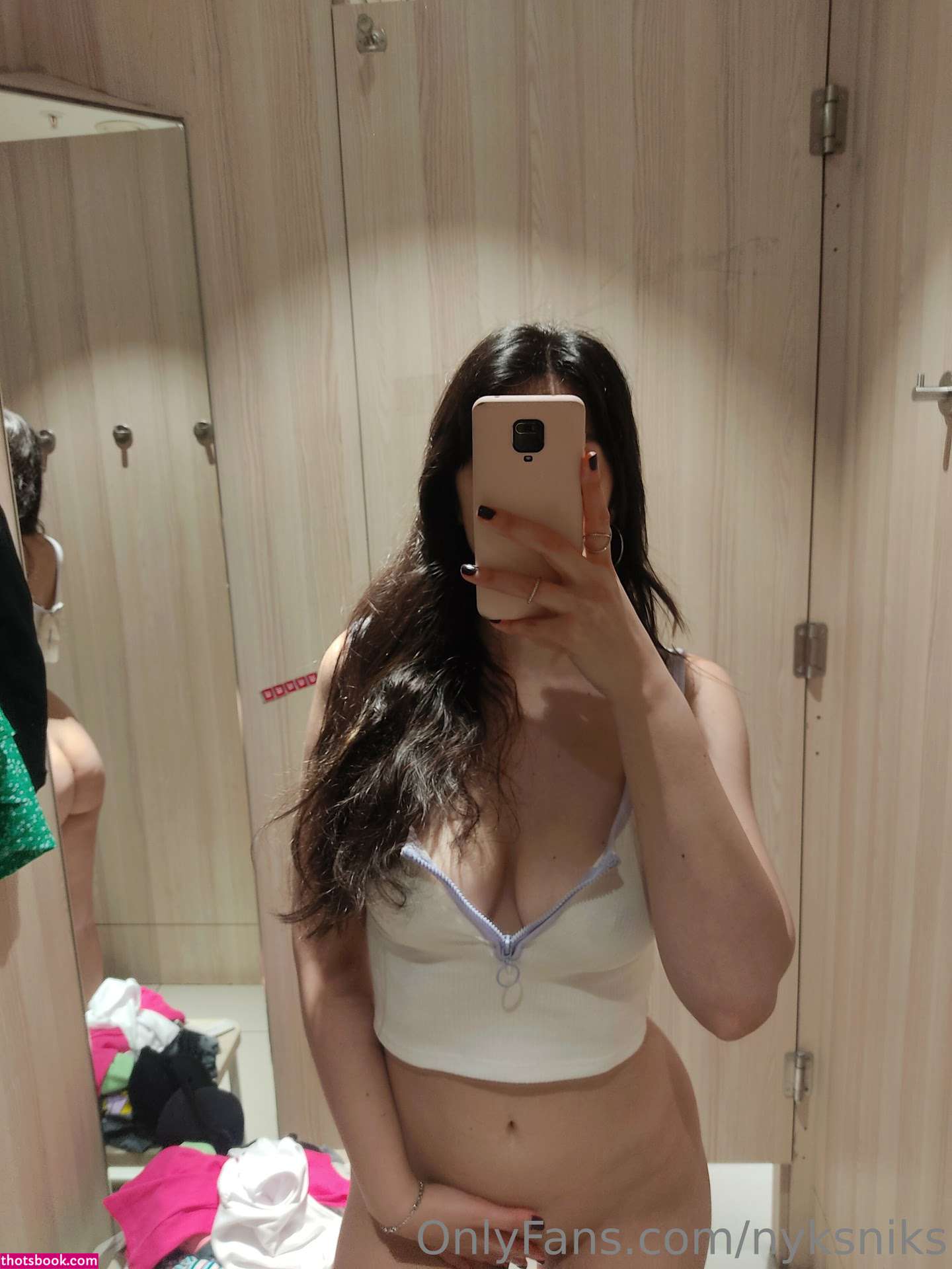 Nyks Niks Photo #137