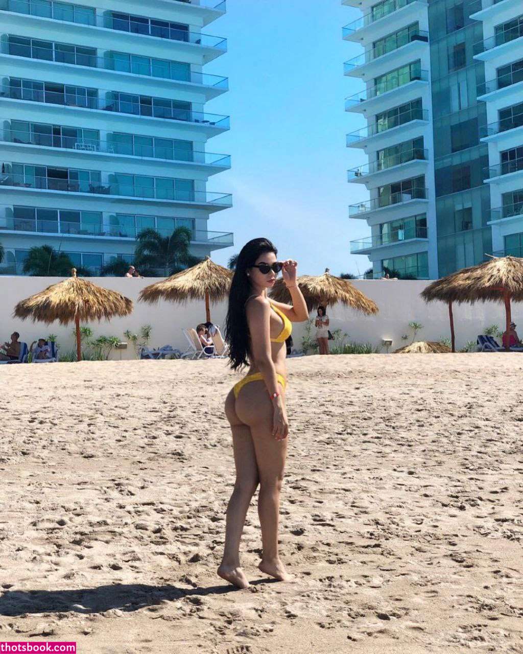 elizabethpinaa Photo #23