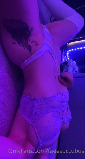 naiadeityy Photo #42