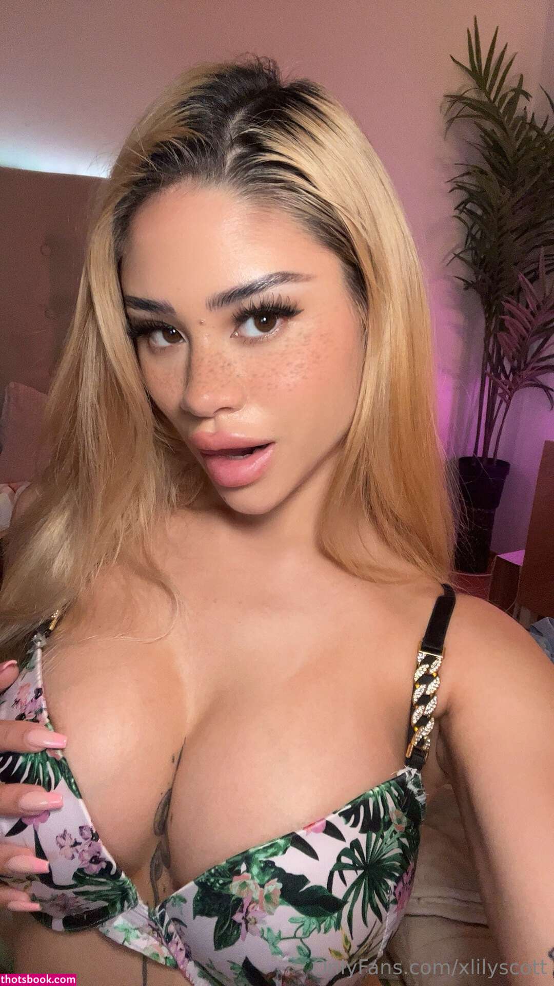 lilyxscott Photo #67