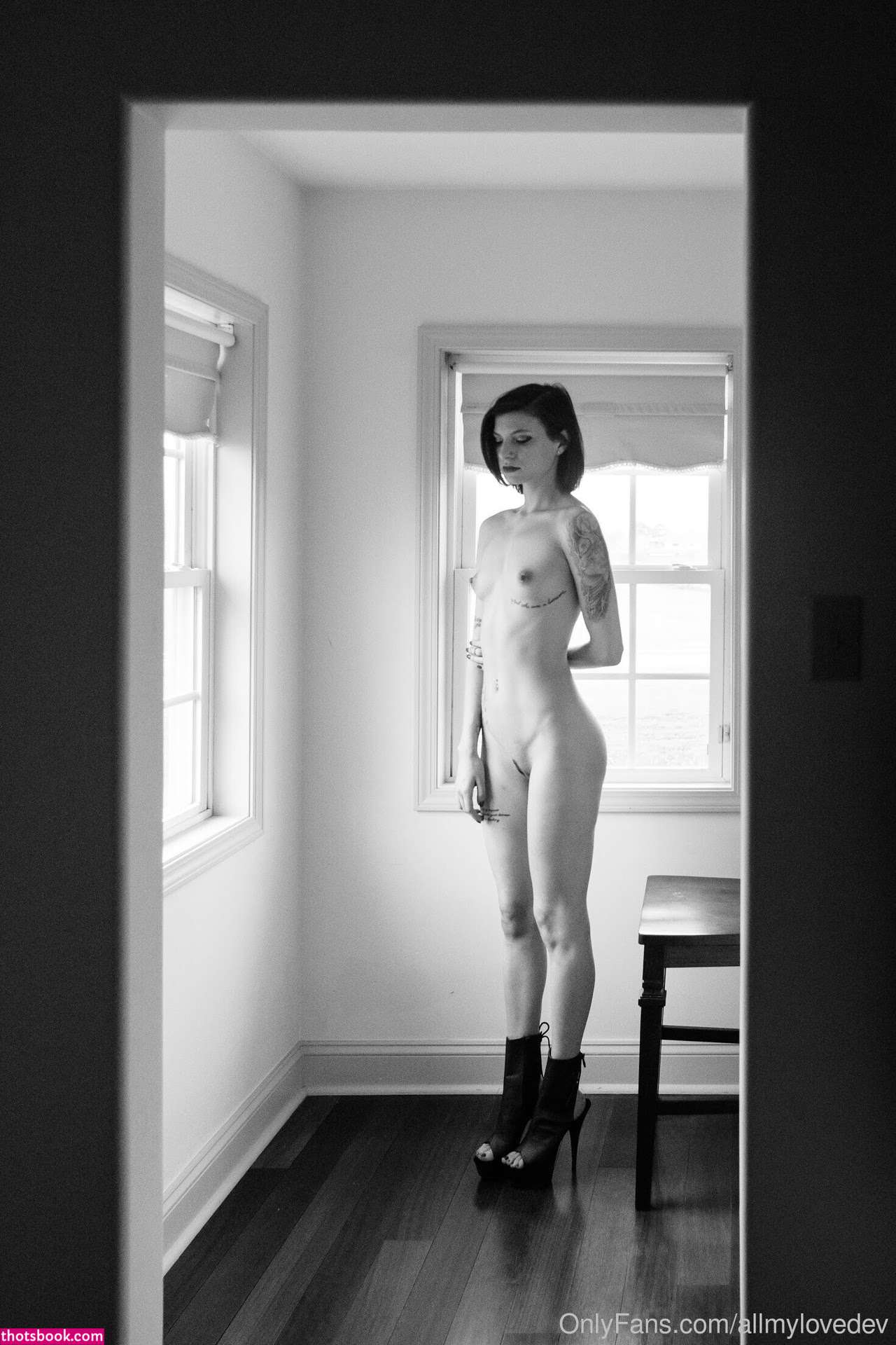 theneonharlot Photo #50