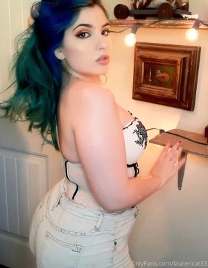 laurencat33 Photo #45