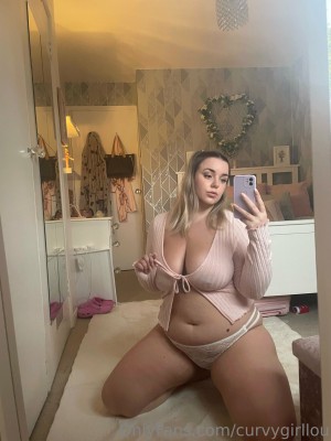 Curvygirllou Photo #6