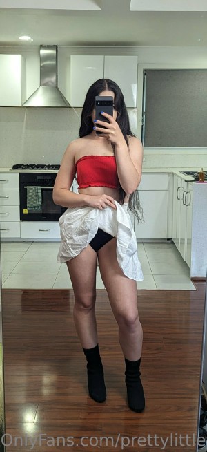 Prettylittlelily48 Photo #7