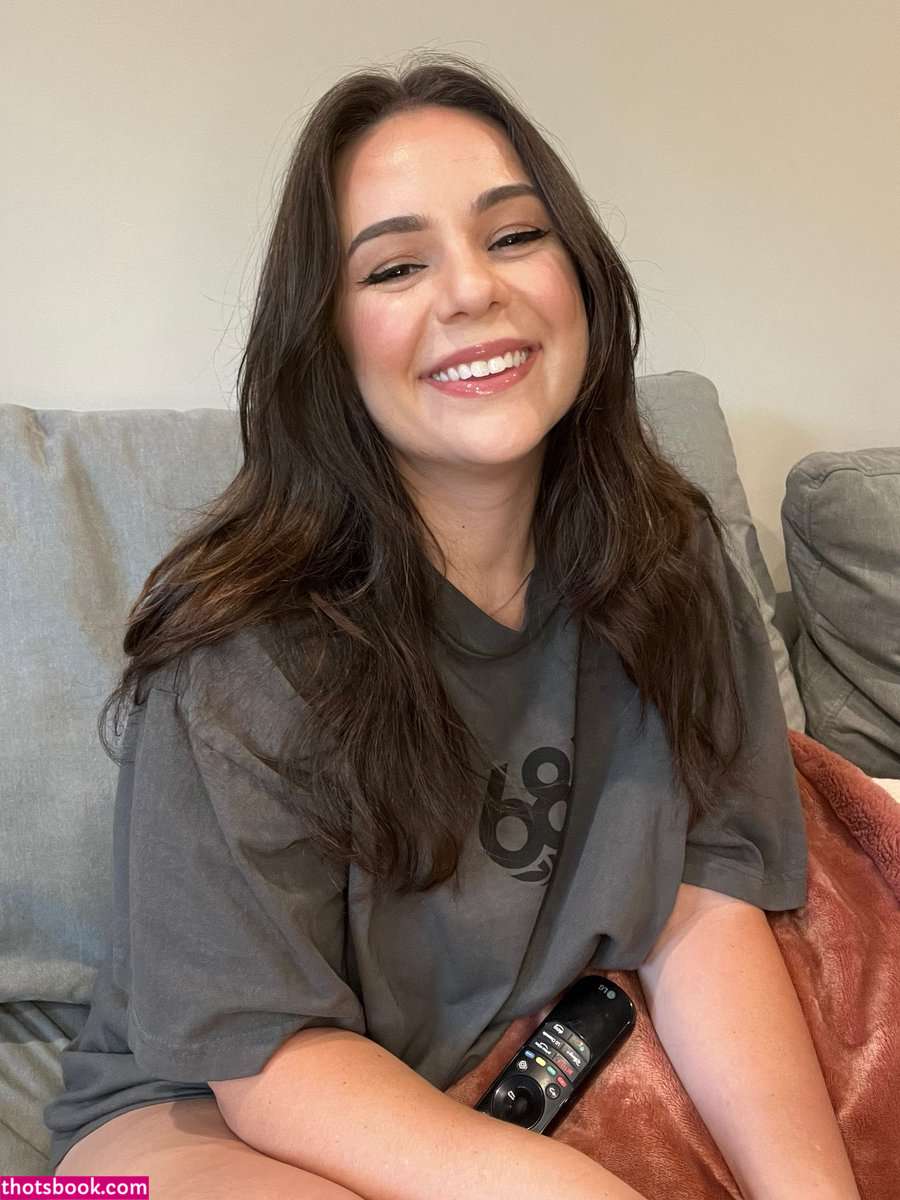 carolinebond Photo #28