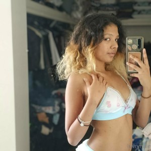 luvrynnie Photo #128