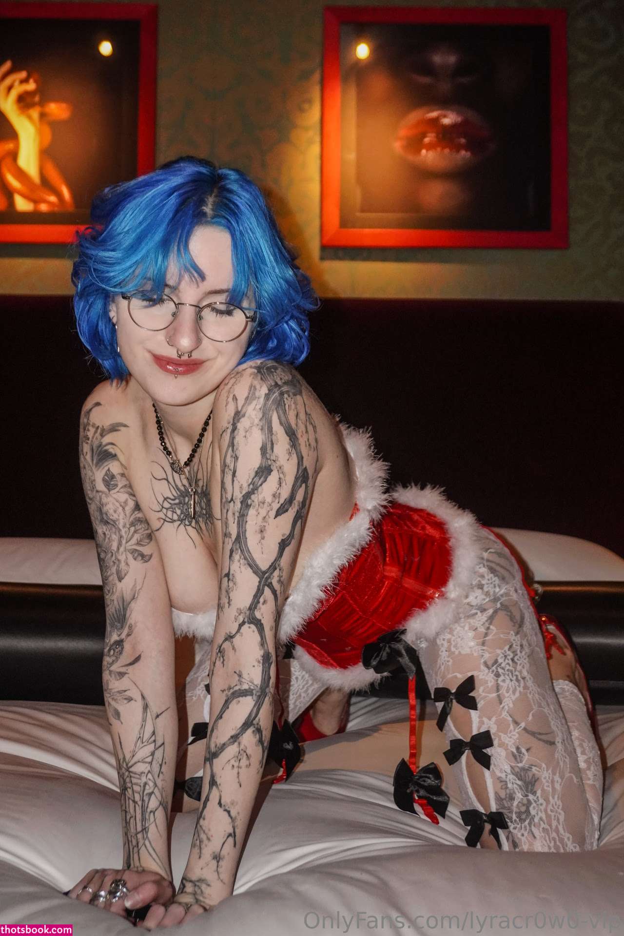 Lyra Crow Photo #997