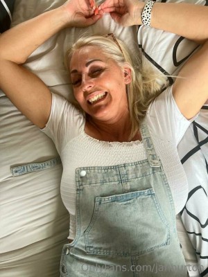 Jan Burton Photo #164