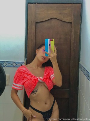 Manuela Valenzuelaaa Photo #4
