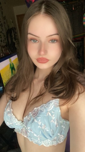 Meowforher Photo #11