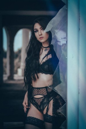 Mandy Phoenix Photo #8