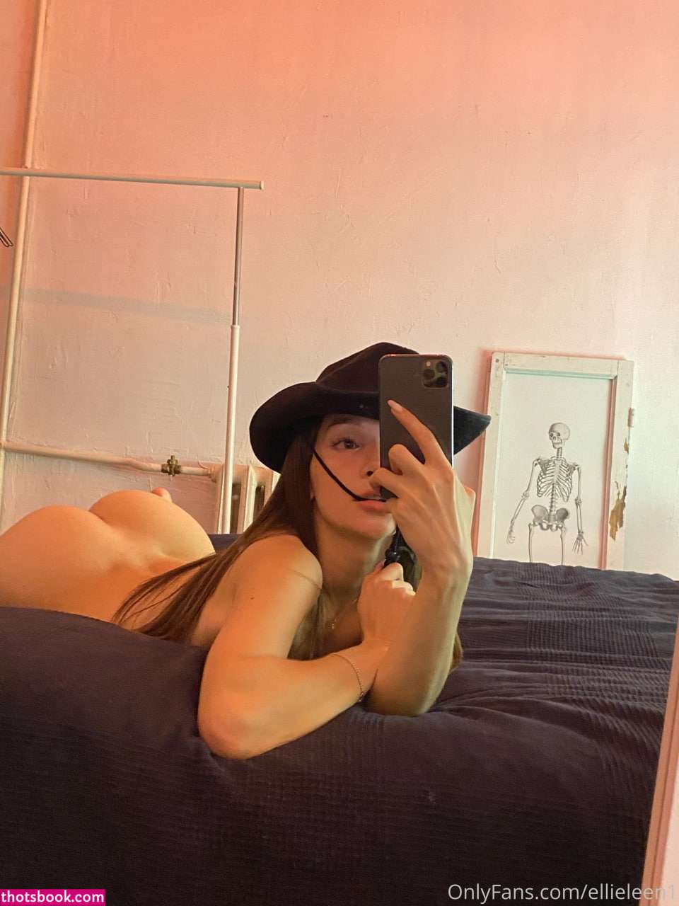 Ellie Leen Photo #896