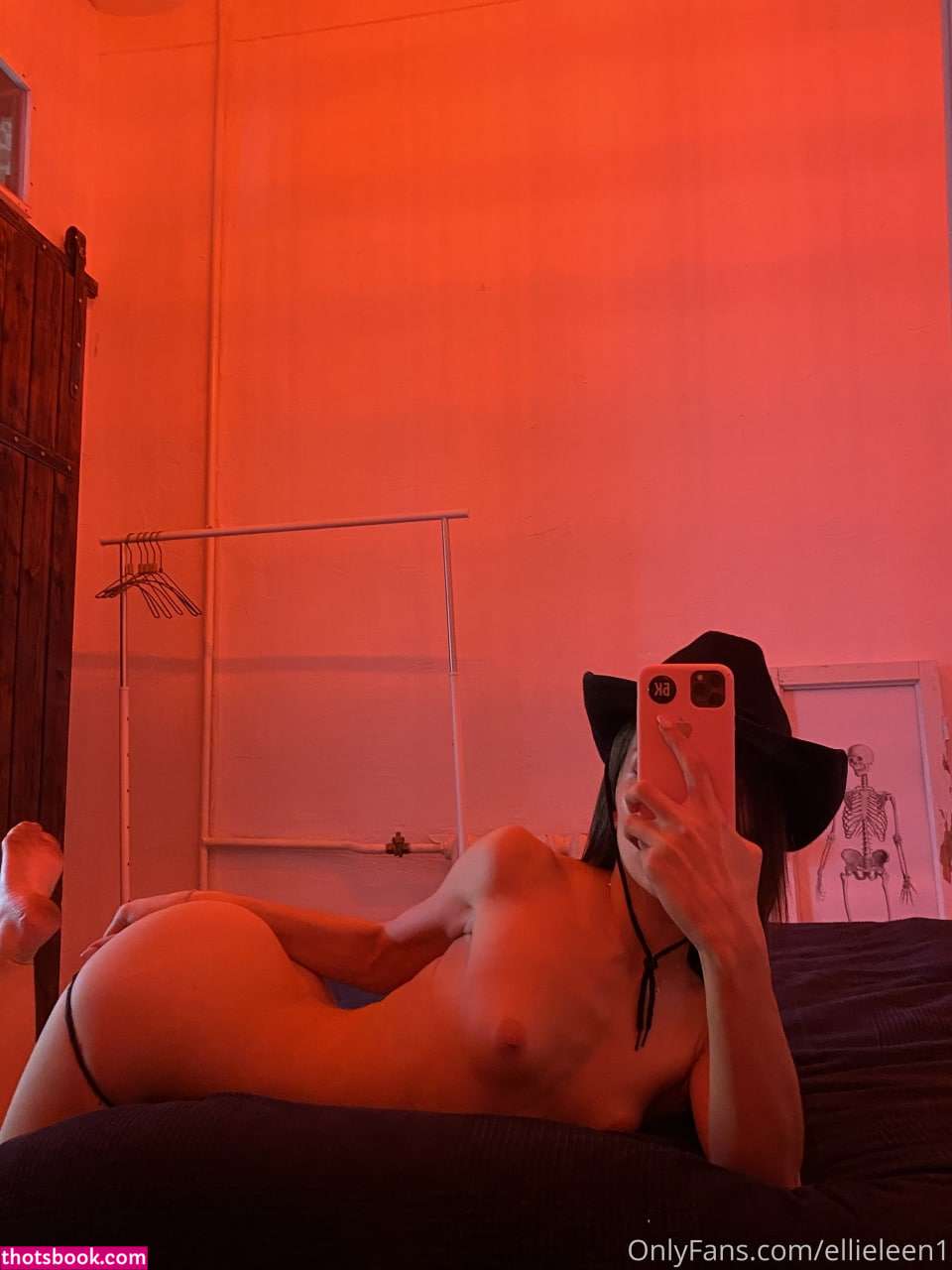 Ellie Leen Photo #908