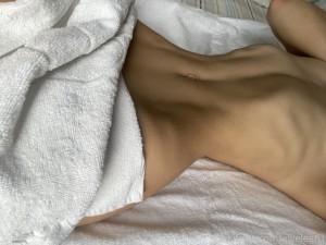 Ellie Leen Photo #929