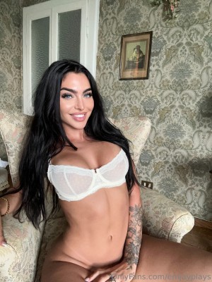 Emily Rinaudo Photo #388