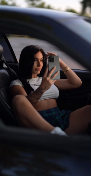 Emily Rinaudo Photo #423