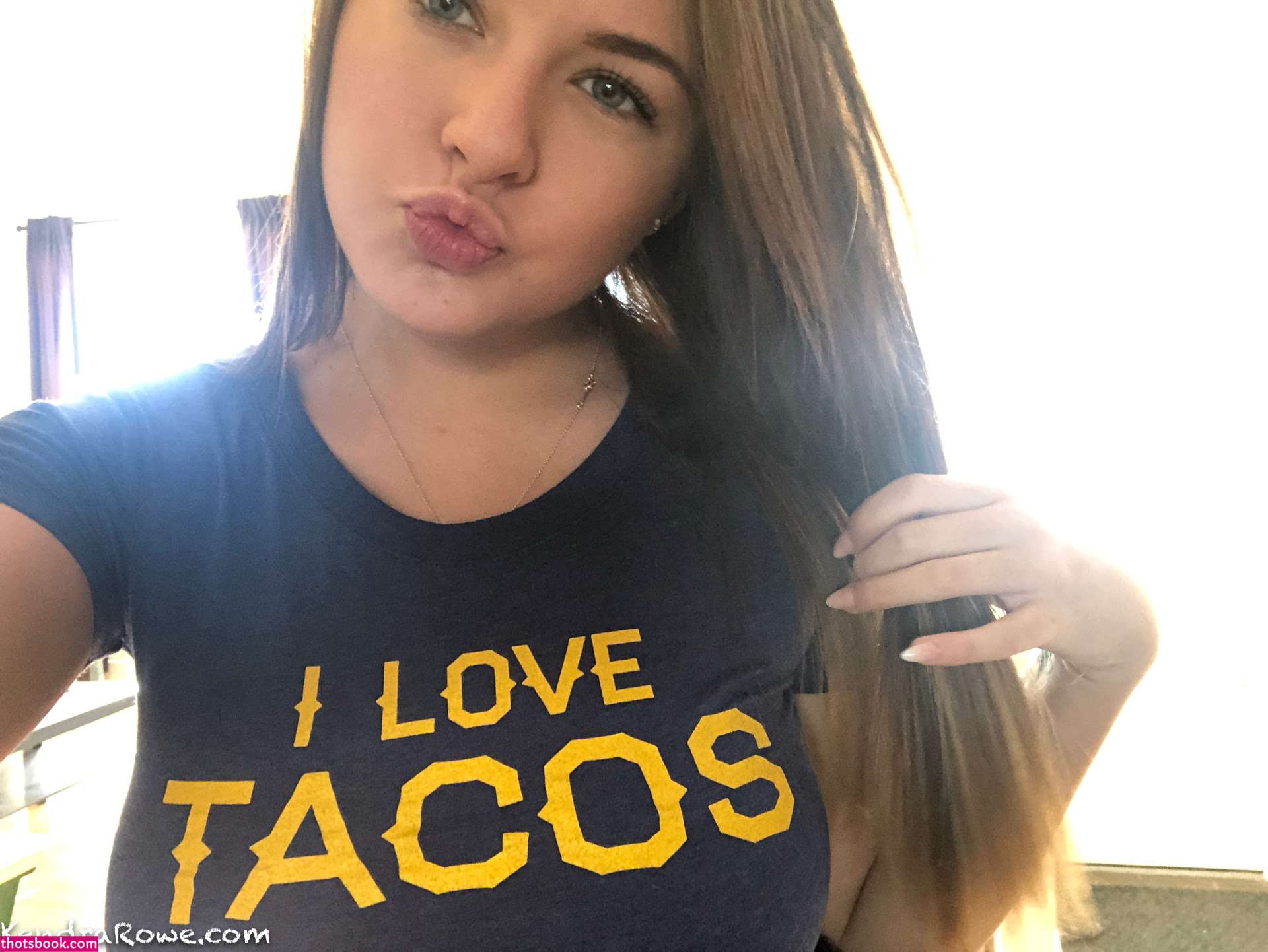 Kendra Rowe Photo #325