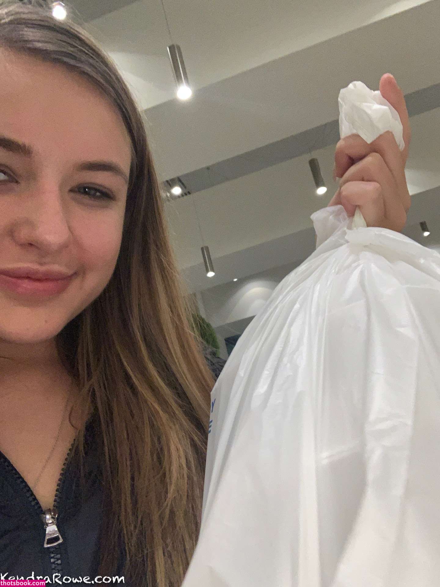 Kendra Rowe Photo #334