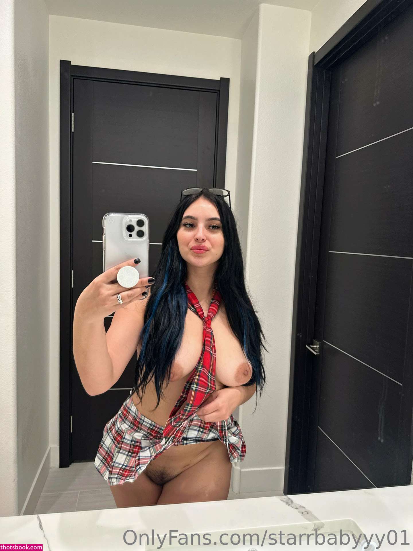 julianicolestar Photo #56