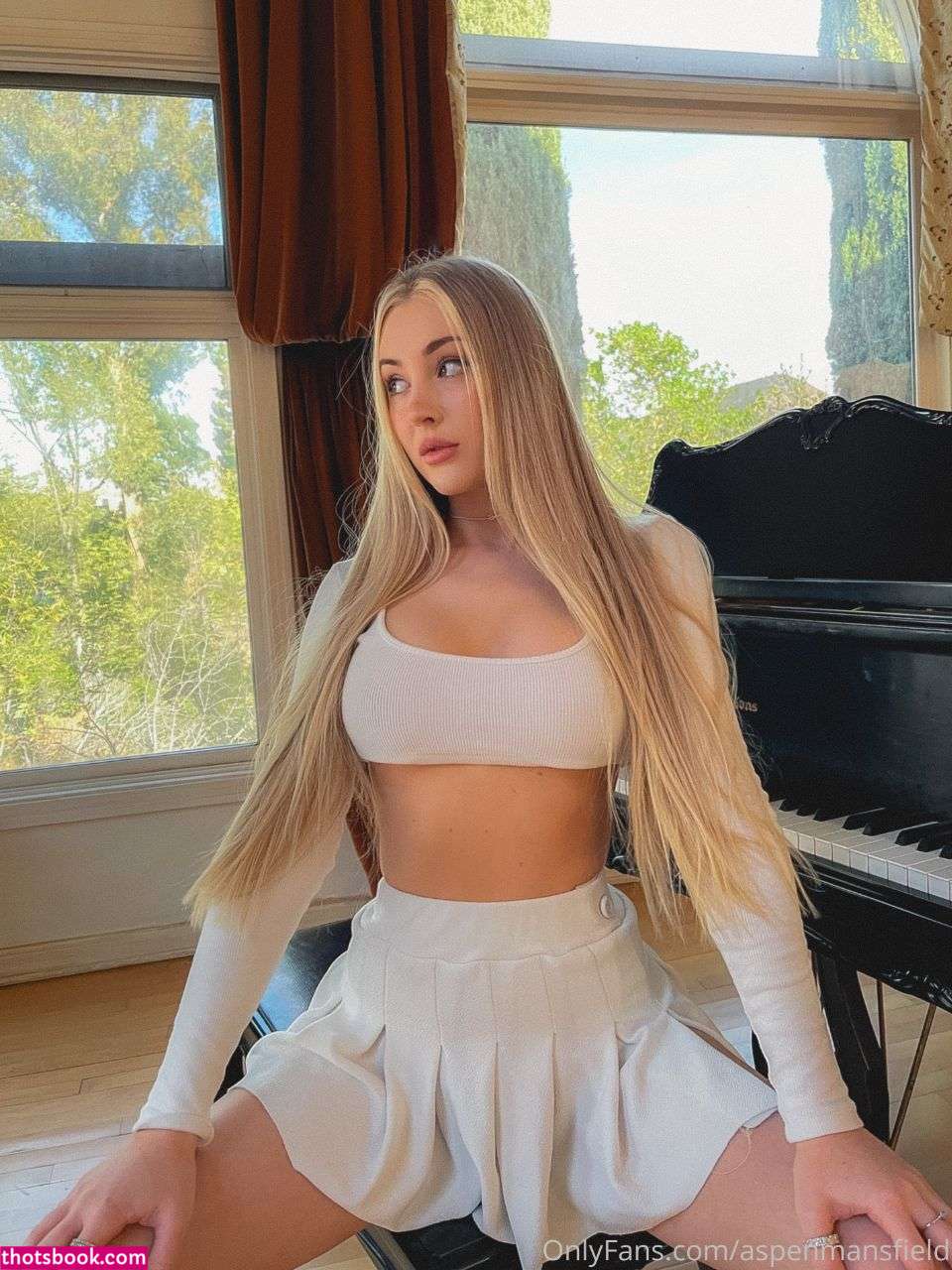 Aspen Mansfield Photo #132