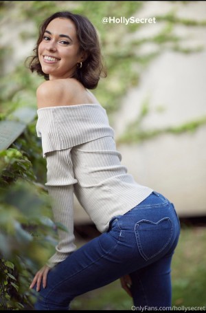 Holly Secrets Photo #7