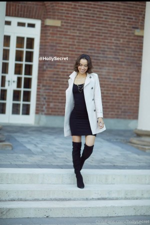 Holly Secrets Photo #9