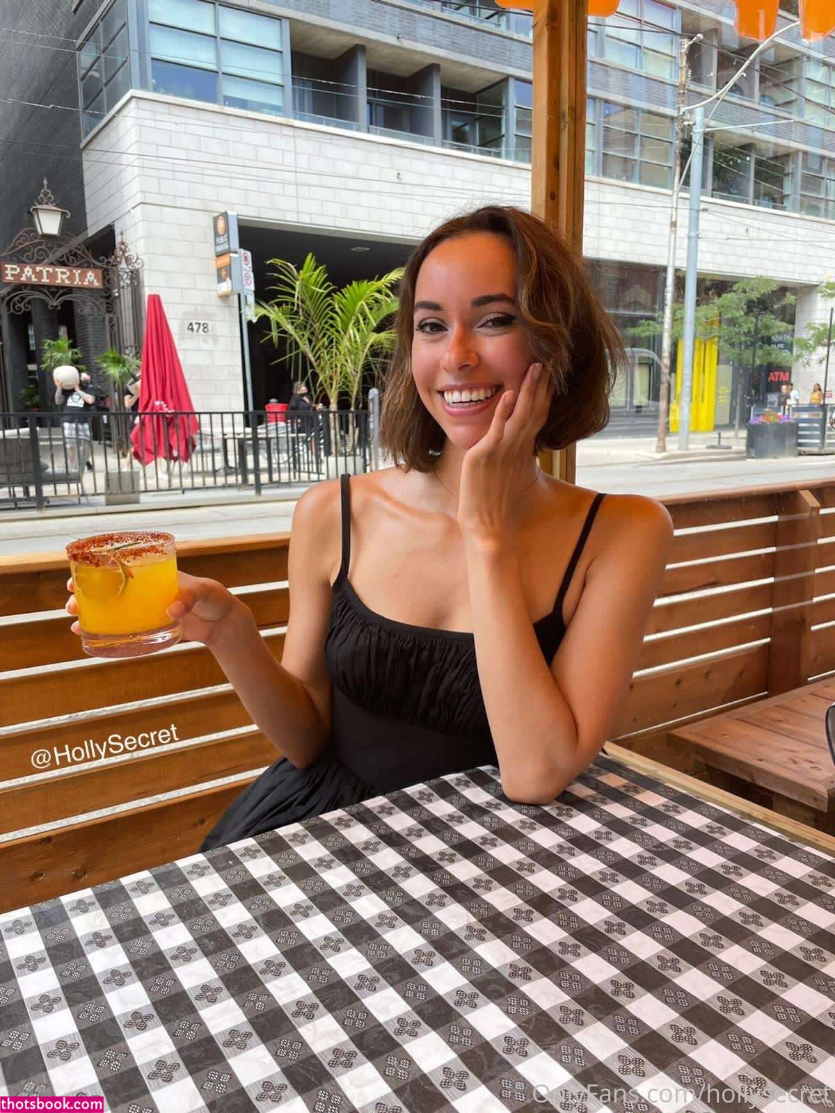 Holly Secrets Photo #14