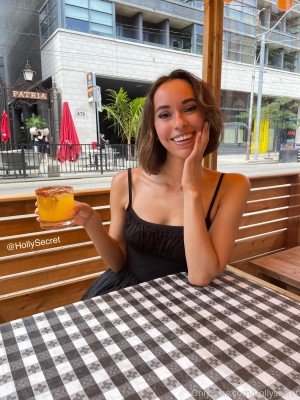 Holly Secrets Photo #19