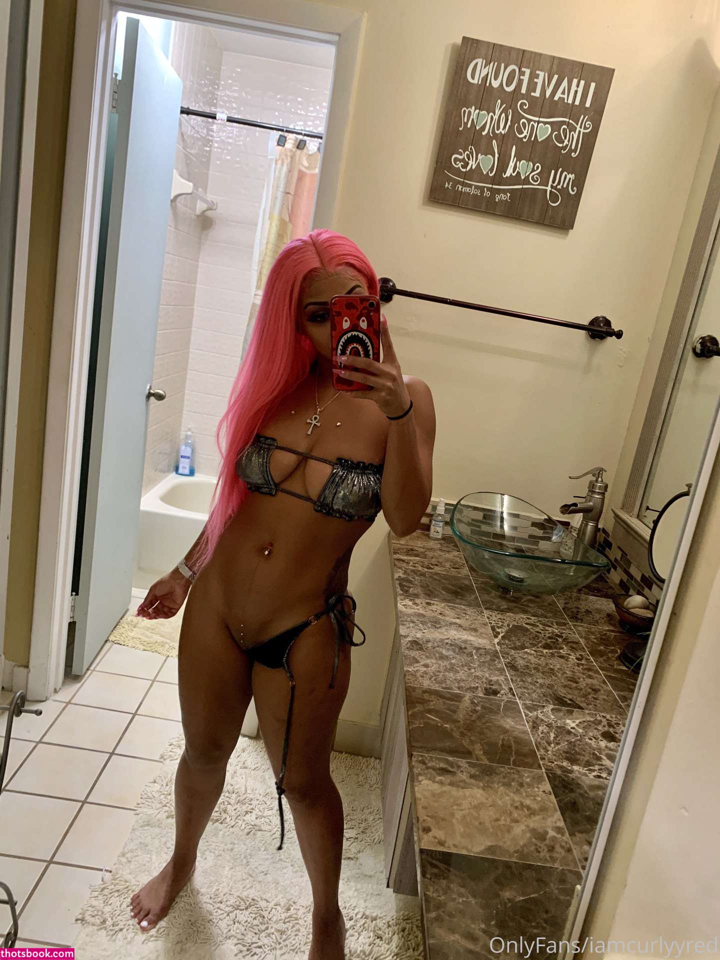 iamcurlyyred Photo #2