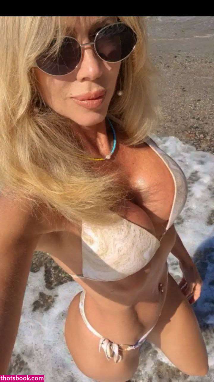 Marianna Happy Photo #27