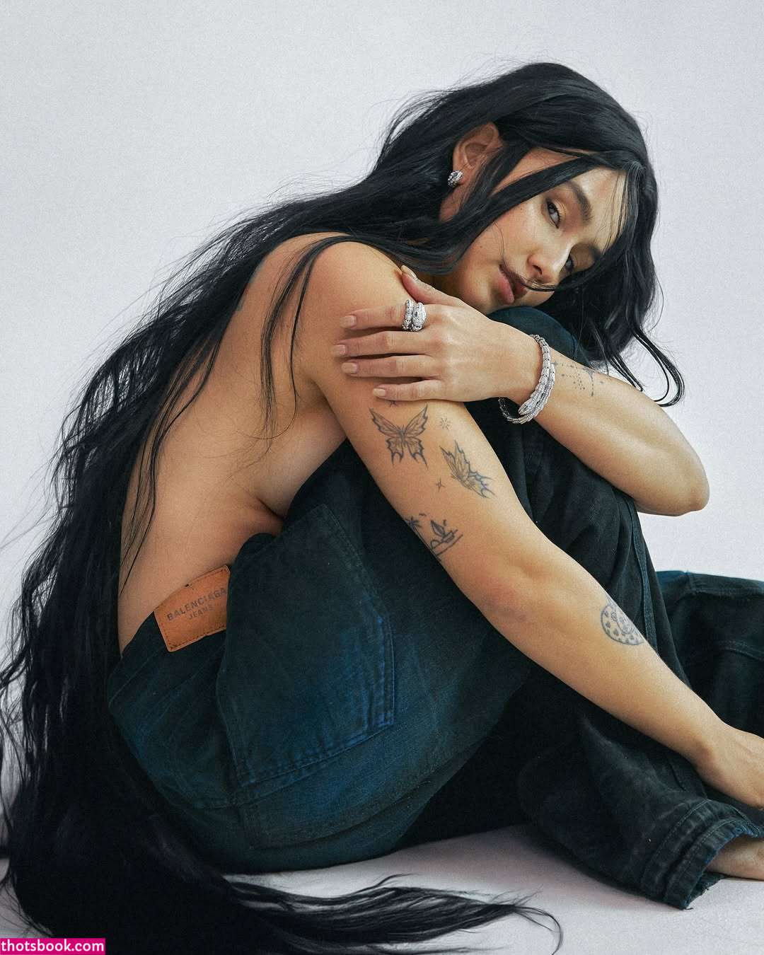 Saffron Sharpe Photo #13