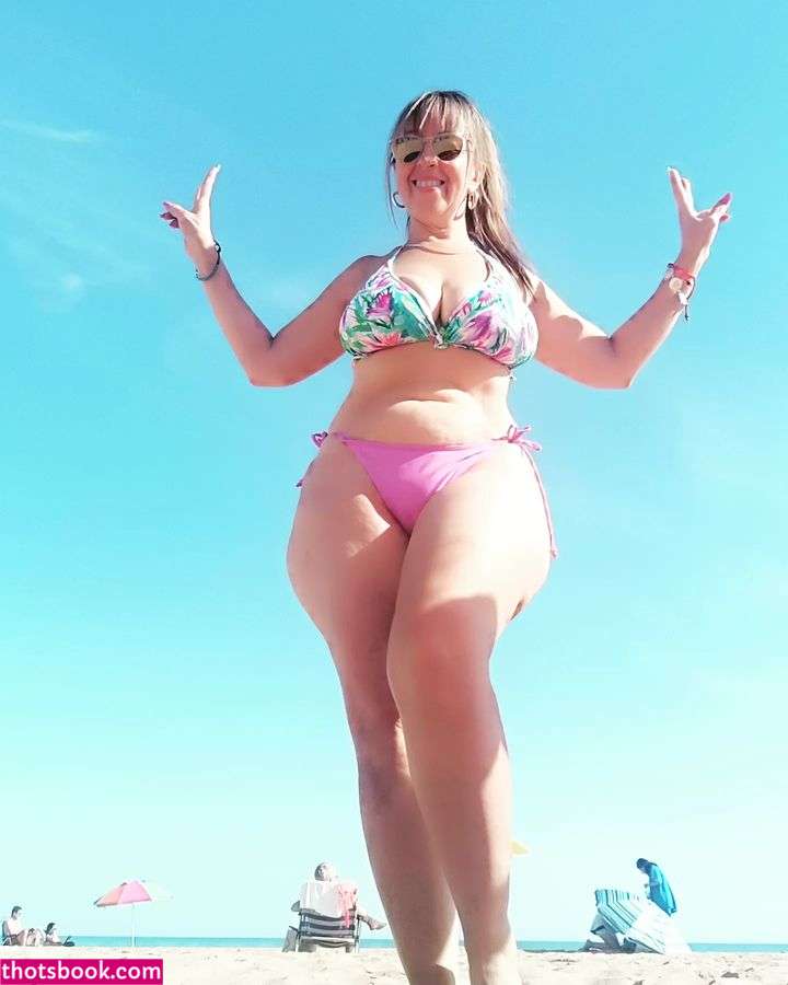 beautycurvywoman Photo #2