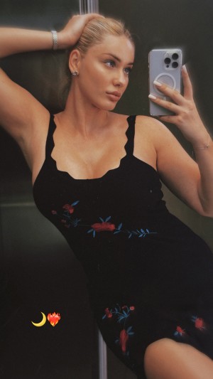 Mademoiselle Anna Photo #7