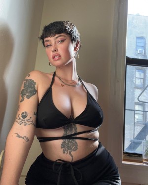 motherbimbo Photo #2