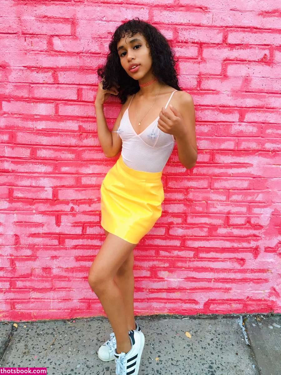 Genesis Vega Photo #6