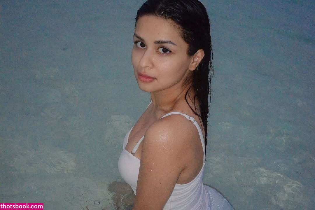 Avneet Kaur Photo #34