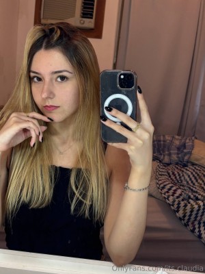 Its Claudia Photo #16