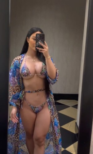 Daisy Chen Photo #10