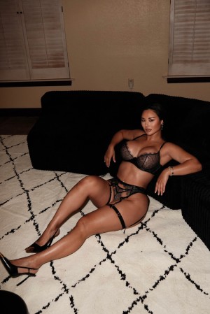 Daisy Chen Photo #13